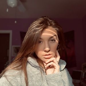 Meet your Posher, Hayley